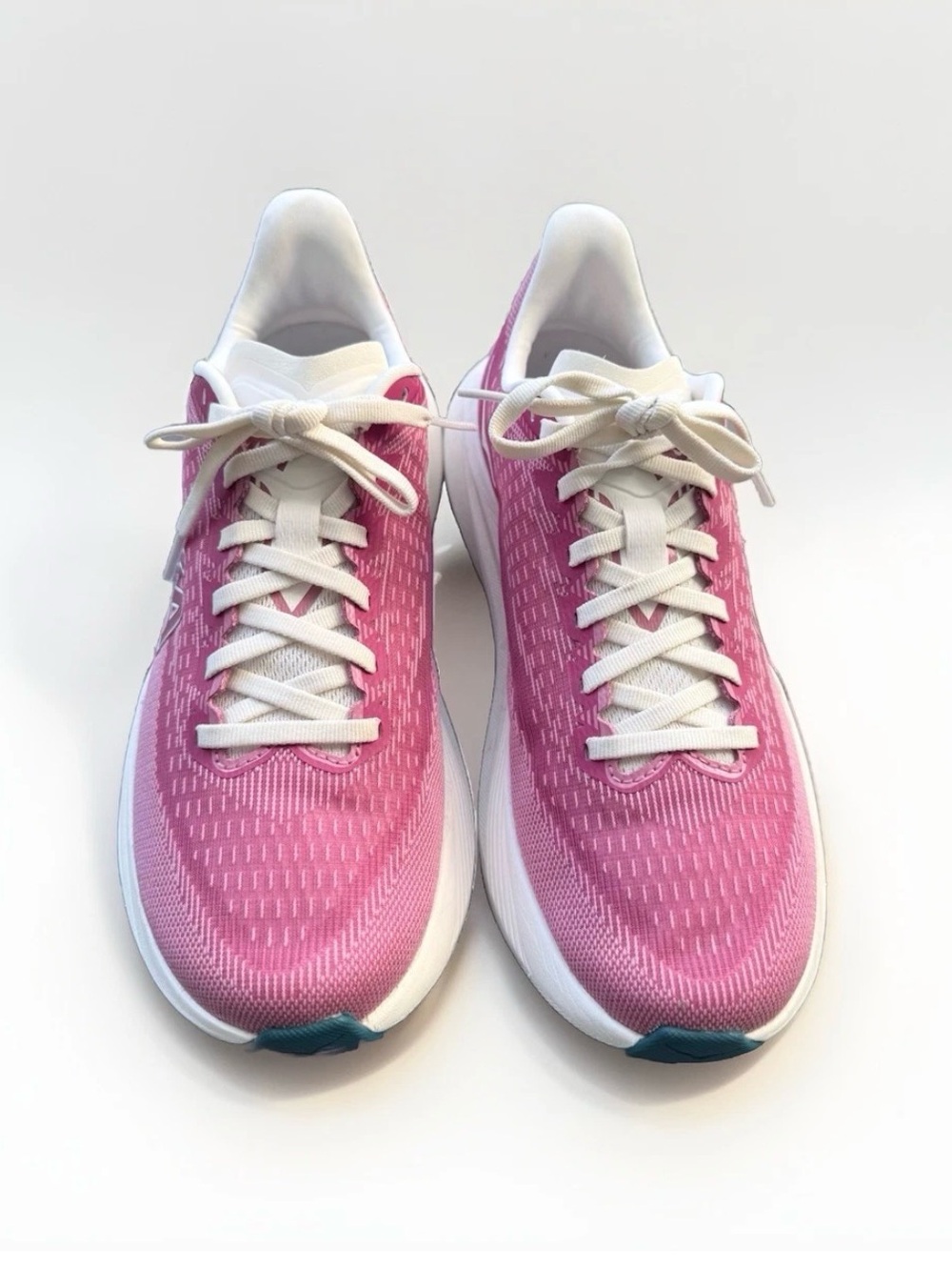 Hoka One One Mach 7 Running Shoes Womens Size 8 B Lingonberry/Cranberry Sneaker